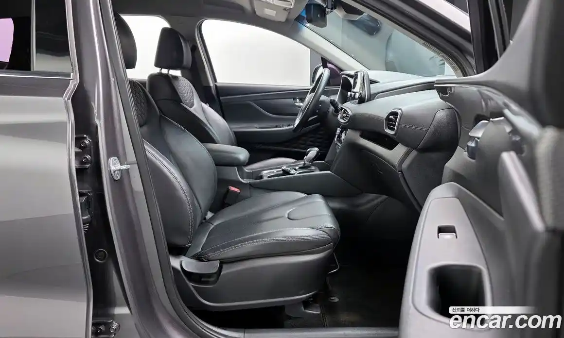 Hyundai Santa Fe 2019 2.0 Автомат в Москве № 112590, фото 19