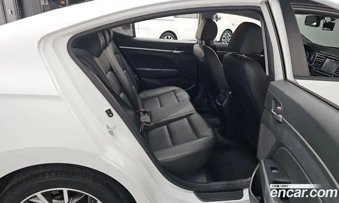 Hyundai Avante 2020 1.6 Автомат в Москве № 112932, фото 20