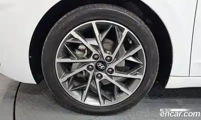 Hyundai Avante 2020 1.6 Автомат в Москве № 112932, миниатюра 5