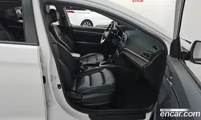 Hyundai Avante 2020 1.6 Автомат в Москве № 112932, миниатюра 10