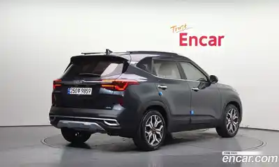 Kia Seltos 2023 1.6 Автомат в Москве № 114161, миниатюра 2