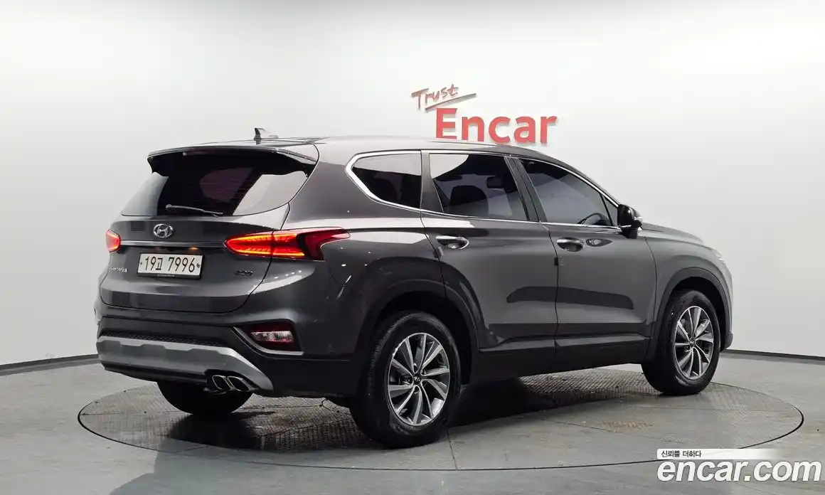 Hyundai Santa Fe 2019 2.0 Автомат в Москве № 119829, фото 18