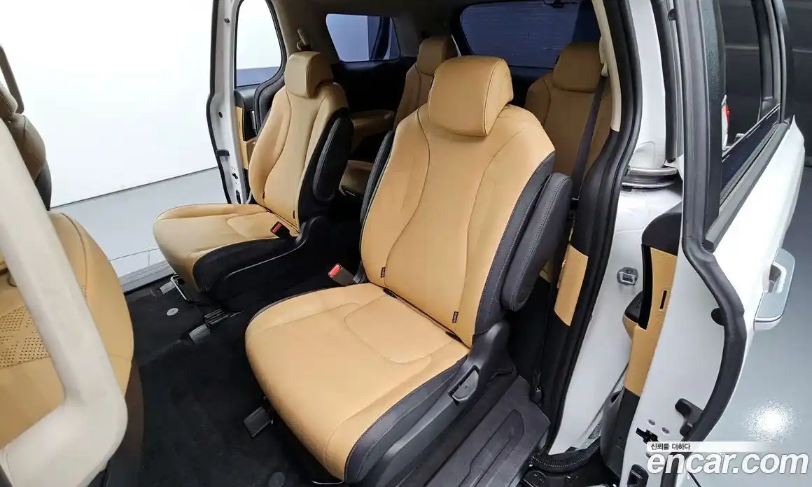 Kia Canival 2023 2.2 Автомат в Москве № 122924, фото 16