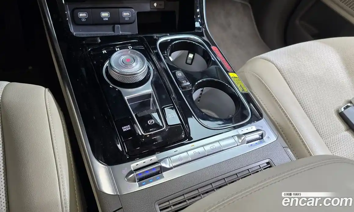 Kia Canival 2023 3.5 Автомат в Москве № 123095, фото 19