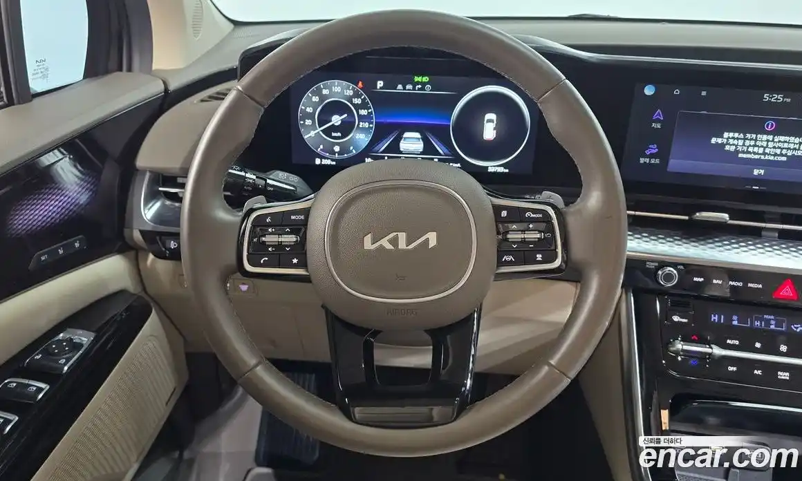 Kia Canival 2023 3.5 Автомат в Москве № 123095, фото 20