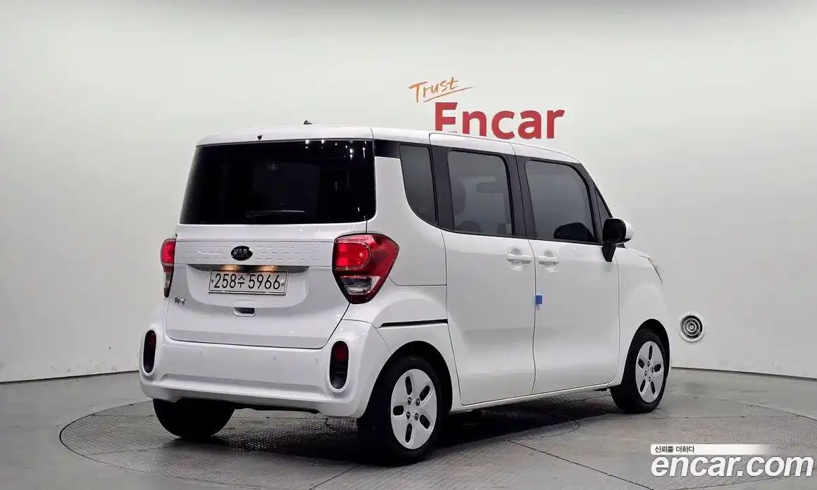 Kia Ray 2021 1.0 Автомат в Москве № 131659, фото 4