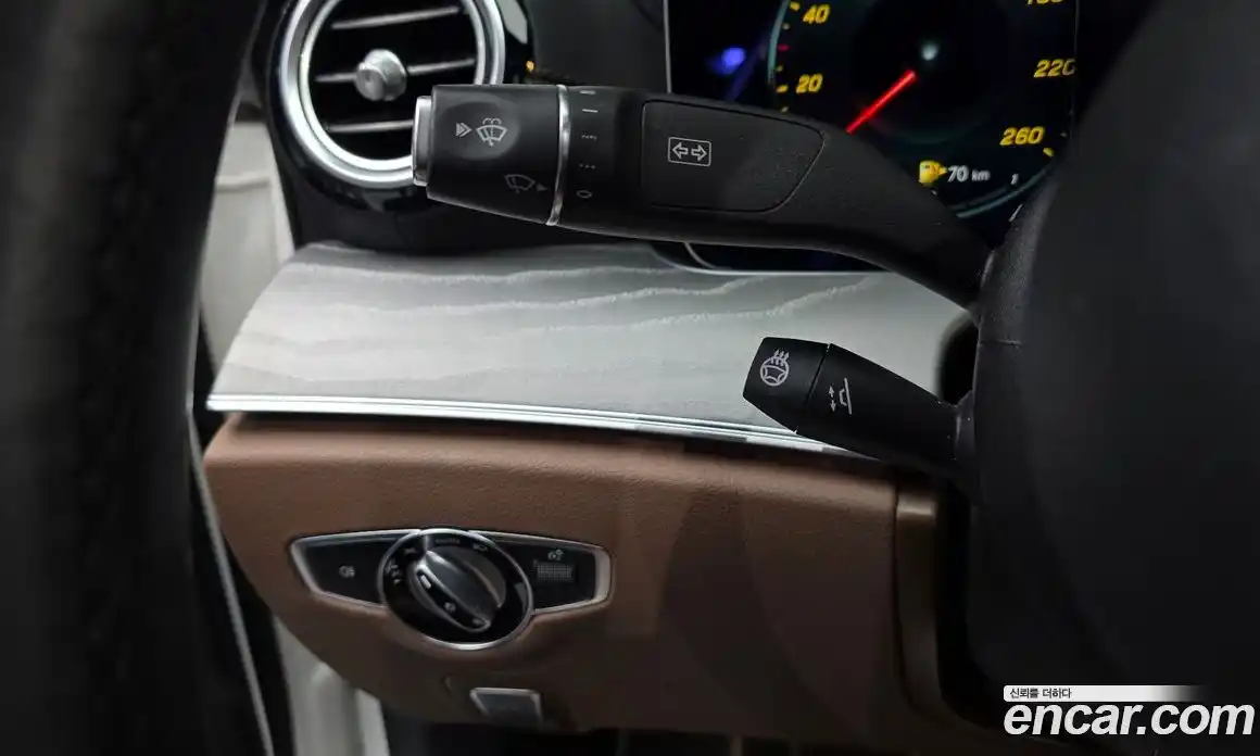 Mercedes-Benz E-Class 2022 2.0 Автомат в Москве № 143066, фото 14