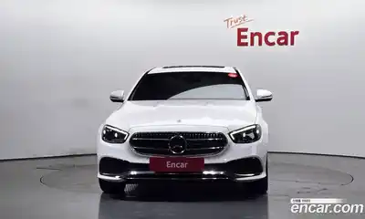 Mercedes-Benz E-Class 2022 2.0 Автомат в Москве № 143066, миниатюра 3