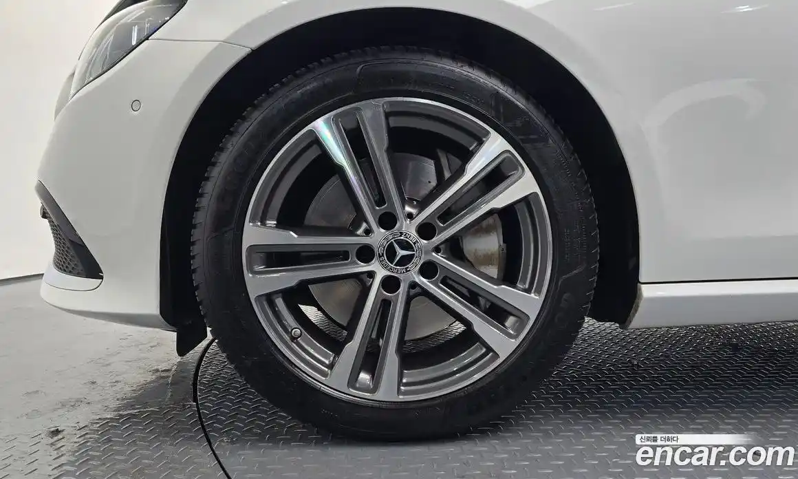 Mercedes-Benz E-Class 2022 2.0 Автомат в Москве № 143066, фото 5