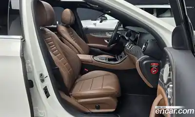 Mercedes-Benz E-Class 2022 2.0 Автомат в Москве № 143066, миниатюра 10