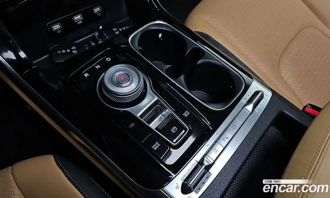 Kia Canival 2023 3.5 Автомат в Москве № 15003, фото 20