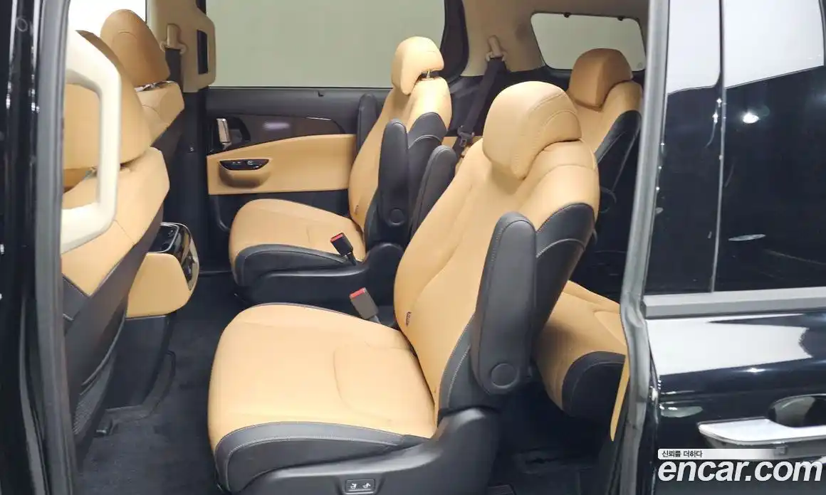 Kia Canival 2023 3.5 Автомат в Москве № 15003, фото 8