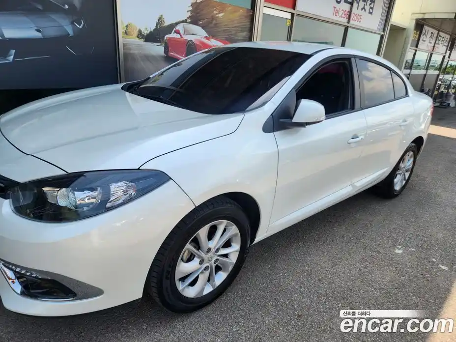 Renault SM3 2015 1.6 Автомат в Москве № 152351, фото 3