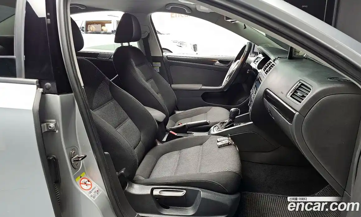 Volkswagen Jetta 2011 2.0 Автомат в Москве № 153795, фото 3