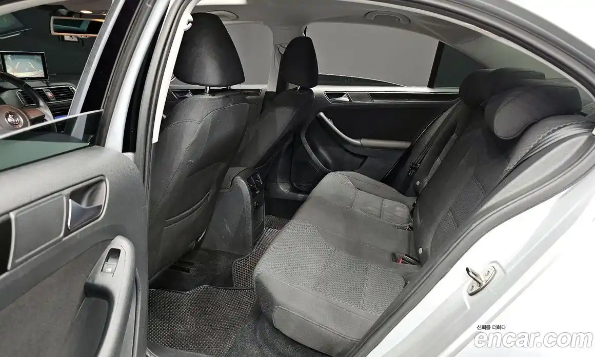 Volkswagen Jetta 2011 2.0 Автомат в Москве № 153795, фото 8