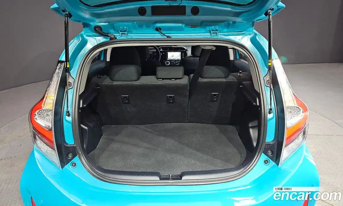 Toyota Prius 2019 1.5 Автомат в Москве № 155602, фото 16