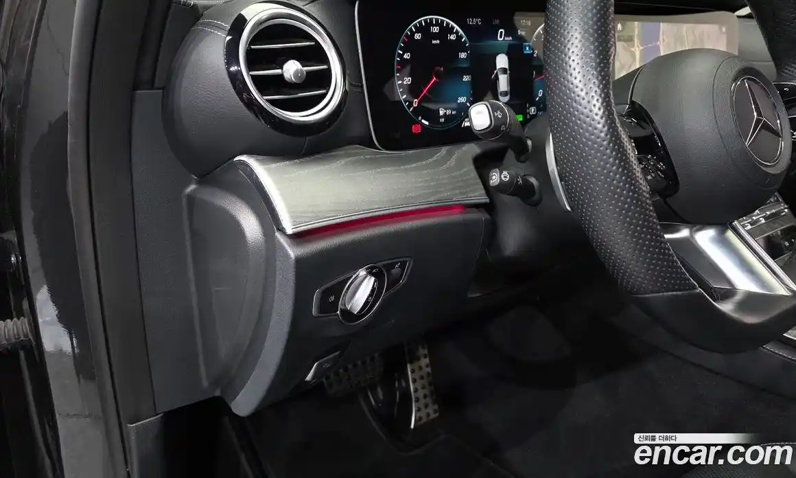 Mercedes-Benz E-Class 2022 2.0 Автомат в Москве № 159032, фото 16