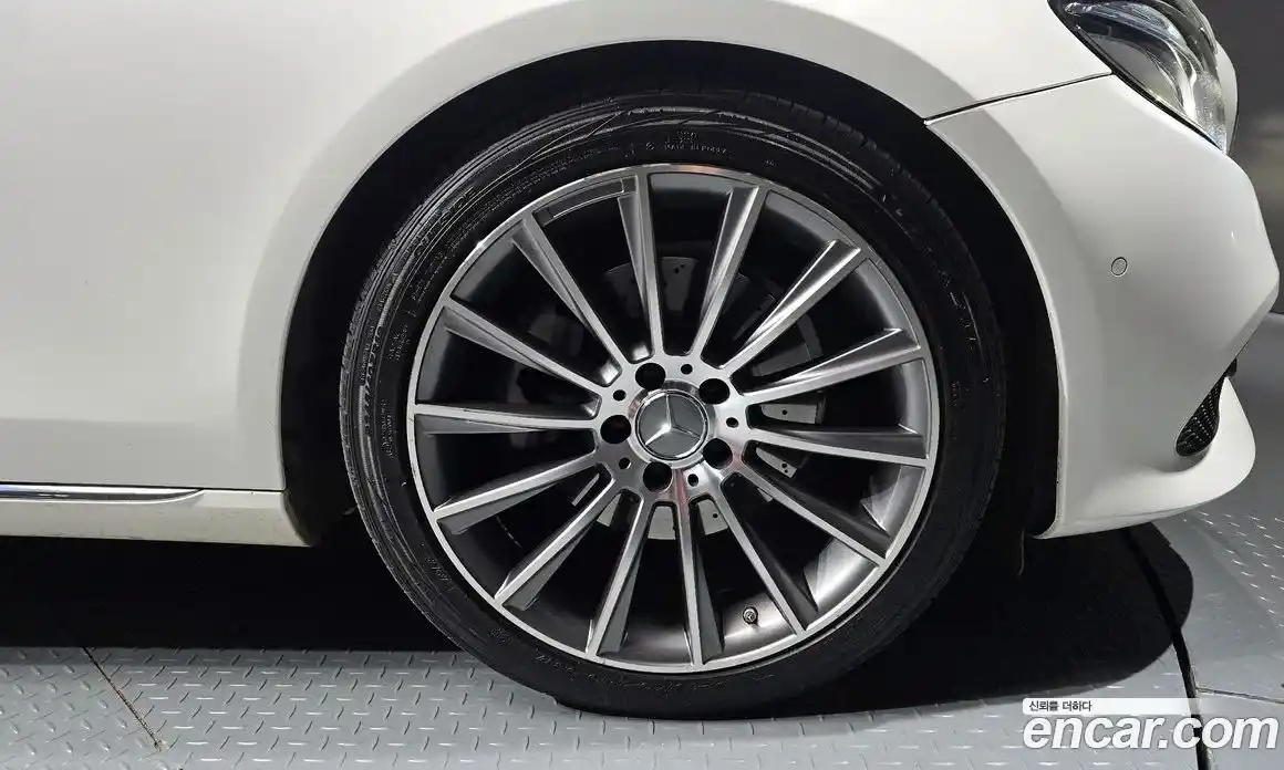 Mercedes-Benz E-Class 2017 1.9 Автомат в Москве № 161128, фото 12