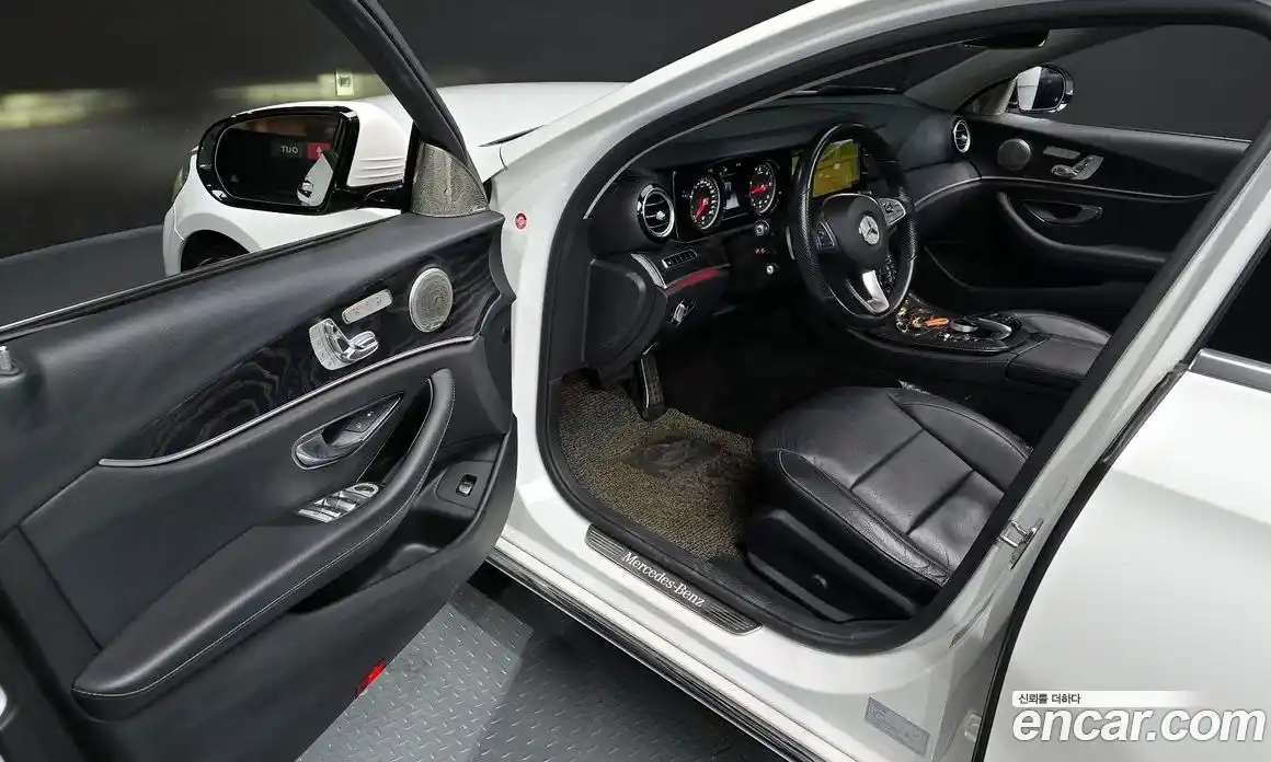 Mercedes-Benz E-Class 2017 1.9 Автомат в Москве № 161128, фото 17