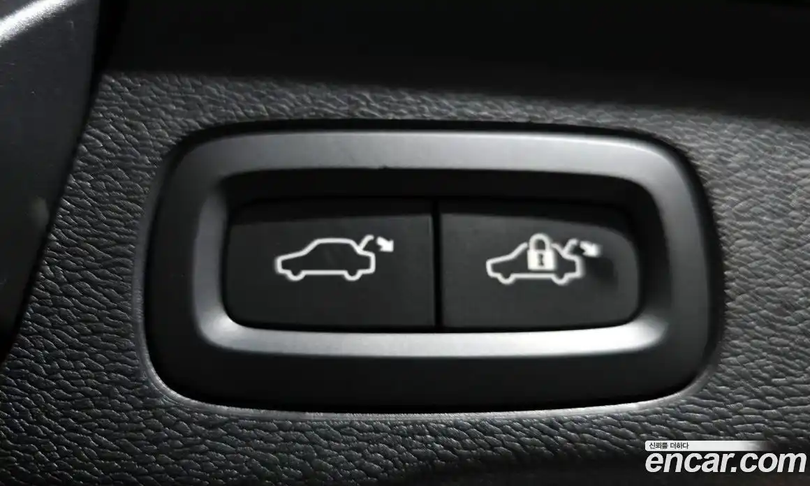 Volvo XC60 2018 2.0 Автомат в Москве № 164410, фото 3