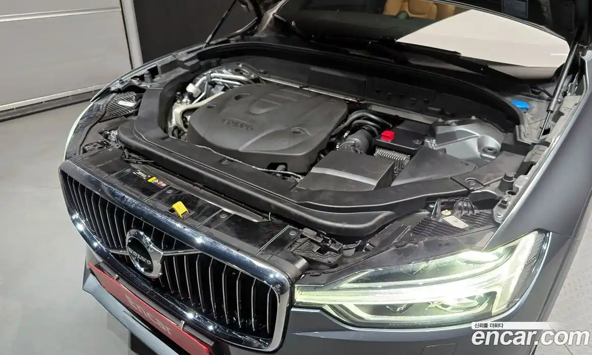 Volvo XC60 2018 2.0 Автомат в Москве № 164410, фото 4