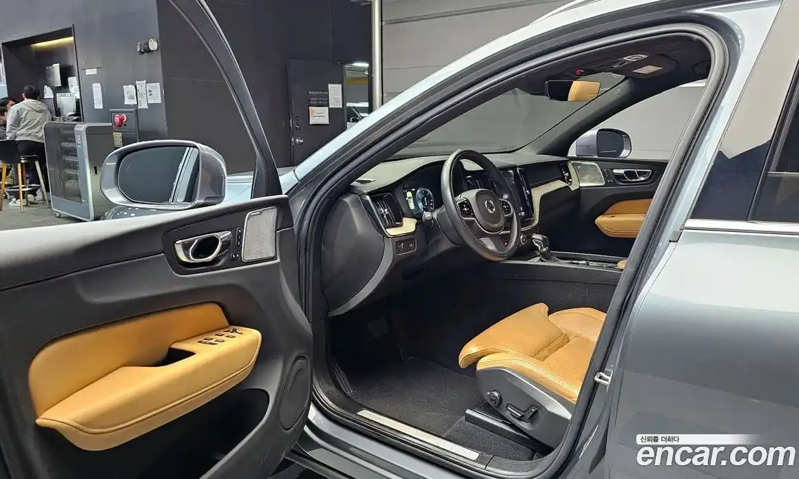 Volvo XC60 2018 2.0 Автомат в Москве № 164410, фото 8