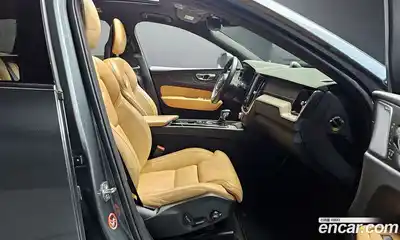 Volvo XC60 2018 2.0 Автомат в Москве № 164410, миниатюра 9