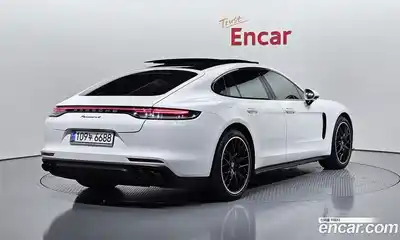 Porsche Panamera, 2022