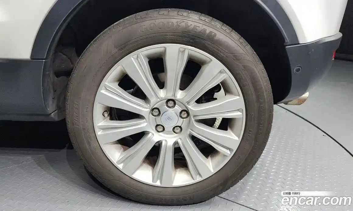 Land Rover Range-Rover Evoque 2017 2.0 Автомат в Москве № 166552, фото 13