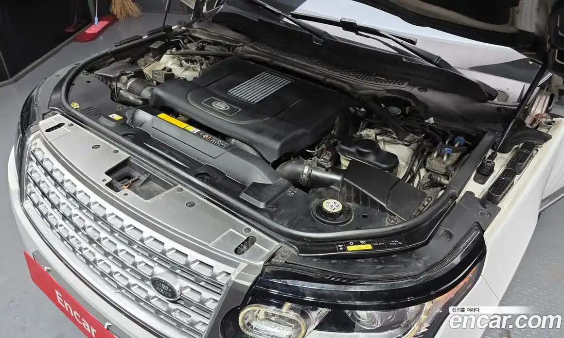 Land Rover Range-Rover 2017 4.4 Автомат в Москве № 166625, фото 18