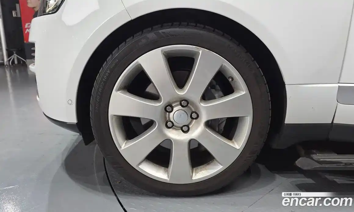 Land Rover Range-Rover 2017 4.4 Автомат в Москве № 166625, фото 8