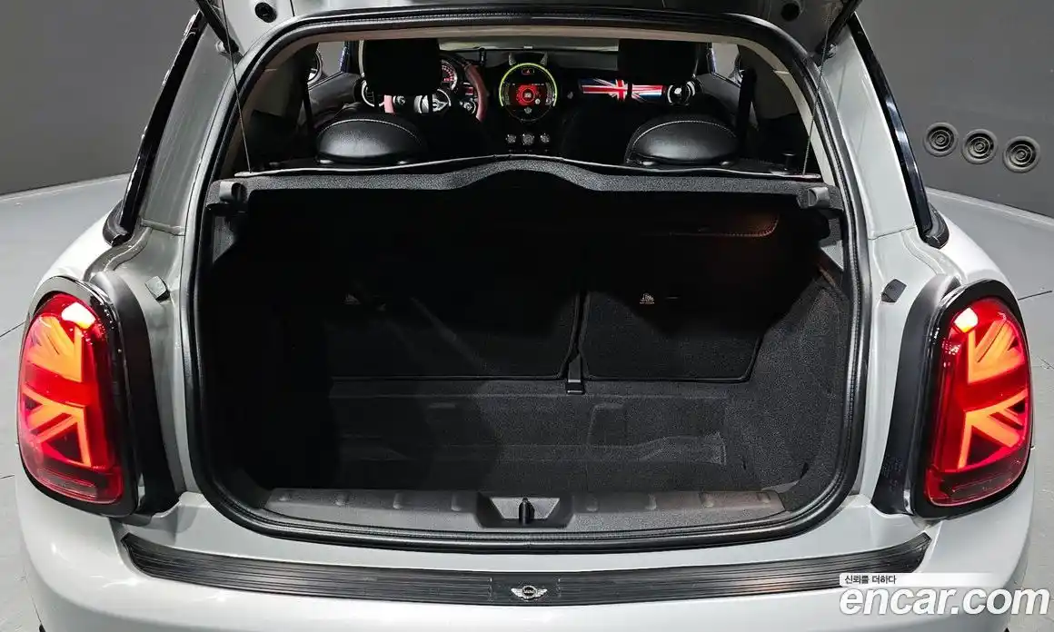 Mini Cooper 2019 1.5 Автомат в Москве № 167164, фото 12