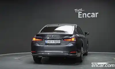 Lexus ES 2026 2.5 Автомат в Москве № 167967, миниатюра 4