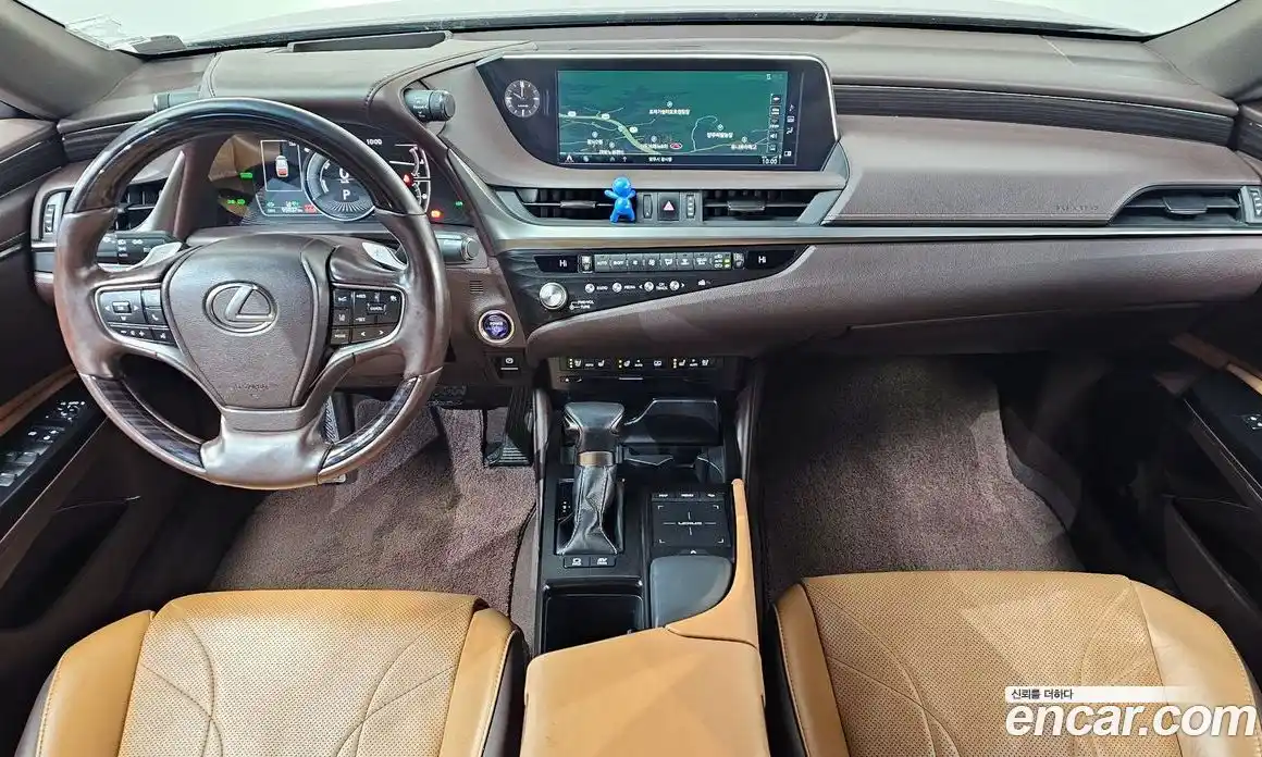 Lexus ES 2021 2.5 Автомат в Москве № 168223, фото 3