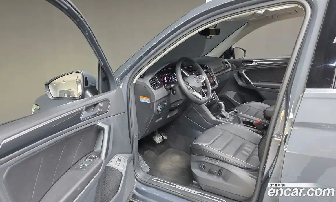 Volkswagen Tiguan 2021 2.0 Автомат в Москве № 168753, фото 13