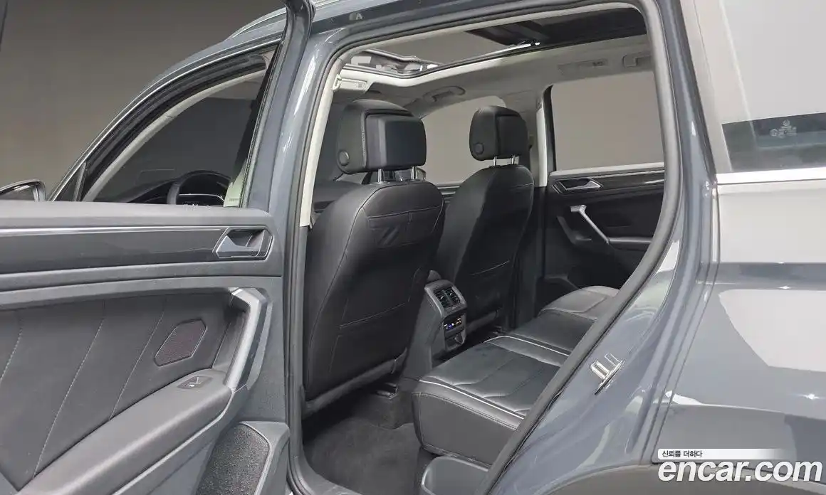 Volkswagen Tiguan 2021 2.0 Автомат в Москве № 168753, фото 17