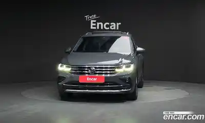 Volkswagen Tiguan 2021 2.0 Автомат в Москве № 168753, миниатюра 3