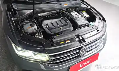 Volkswagen Tiguan 2021 2.0 Автомат в Москве № 168753, миниатюра 6