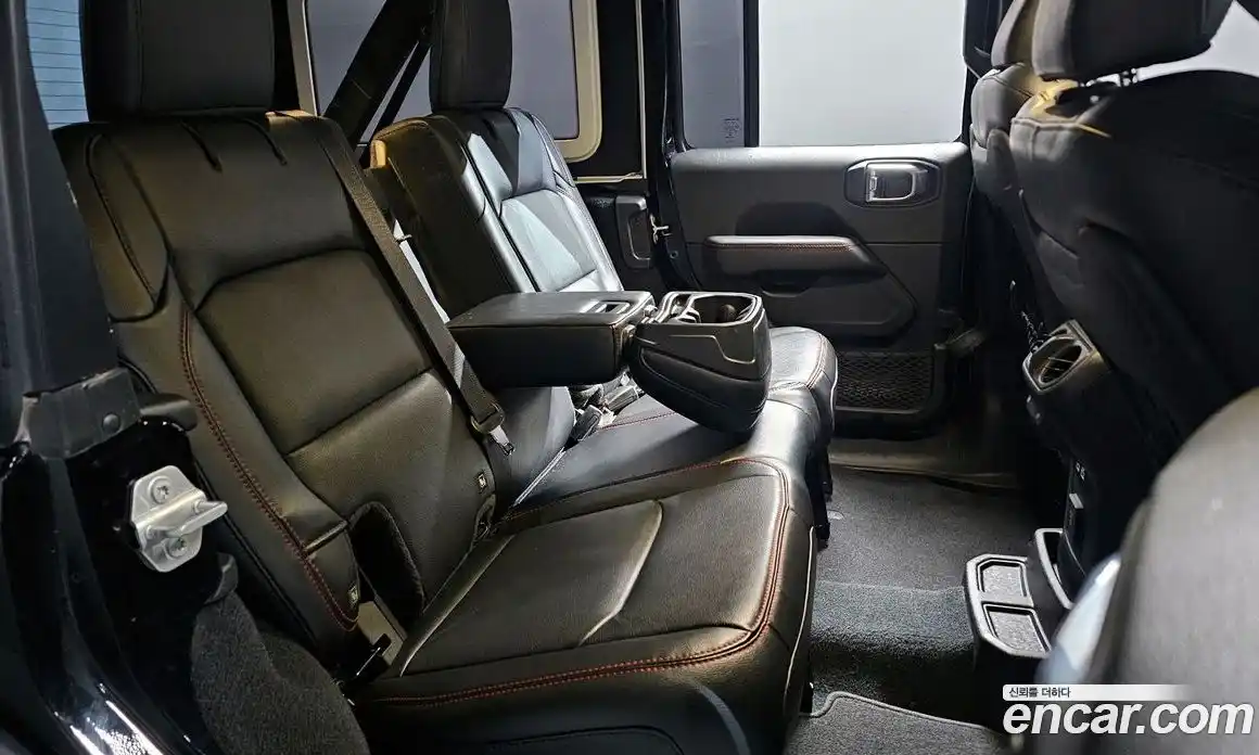 Jeep Wrangler 2023 2.0 Автомат в Москве № 169540, фото 8