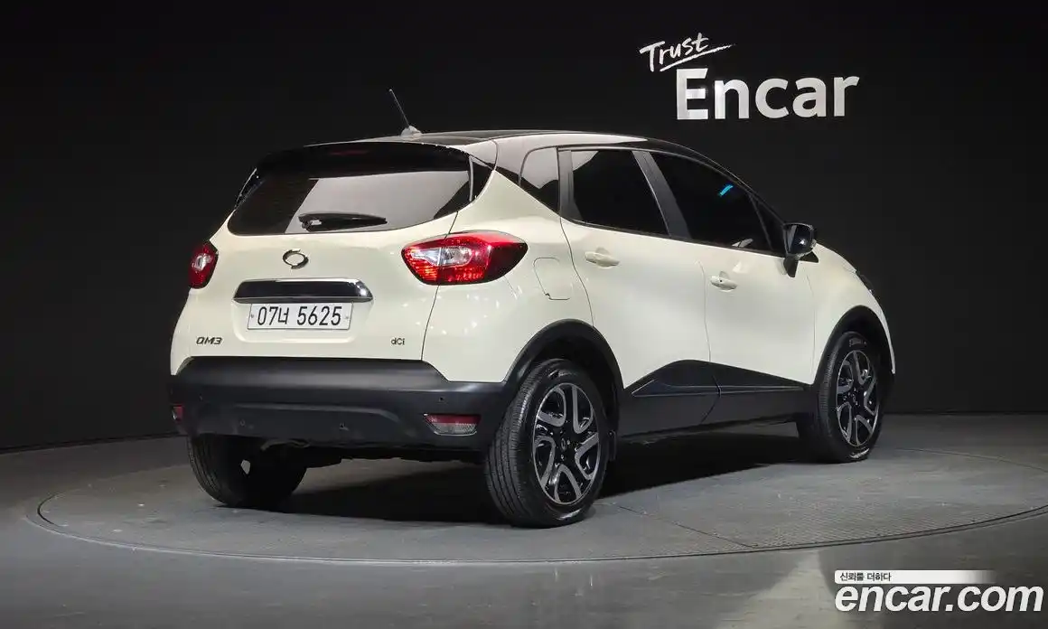 Renault QM3 2015 1.5 Автомат в Москве № 177532, фото 17