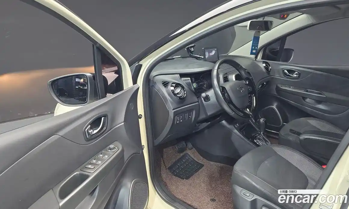 Renault QM3 2015 1.5 Автомат в Москве № 177532, фото 20