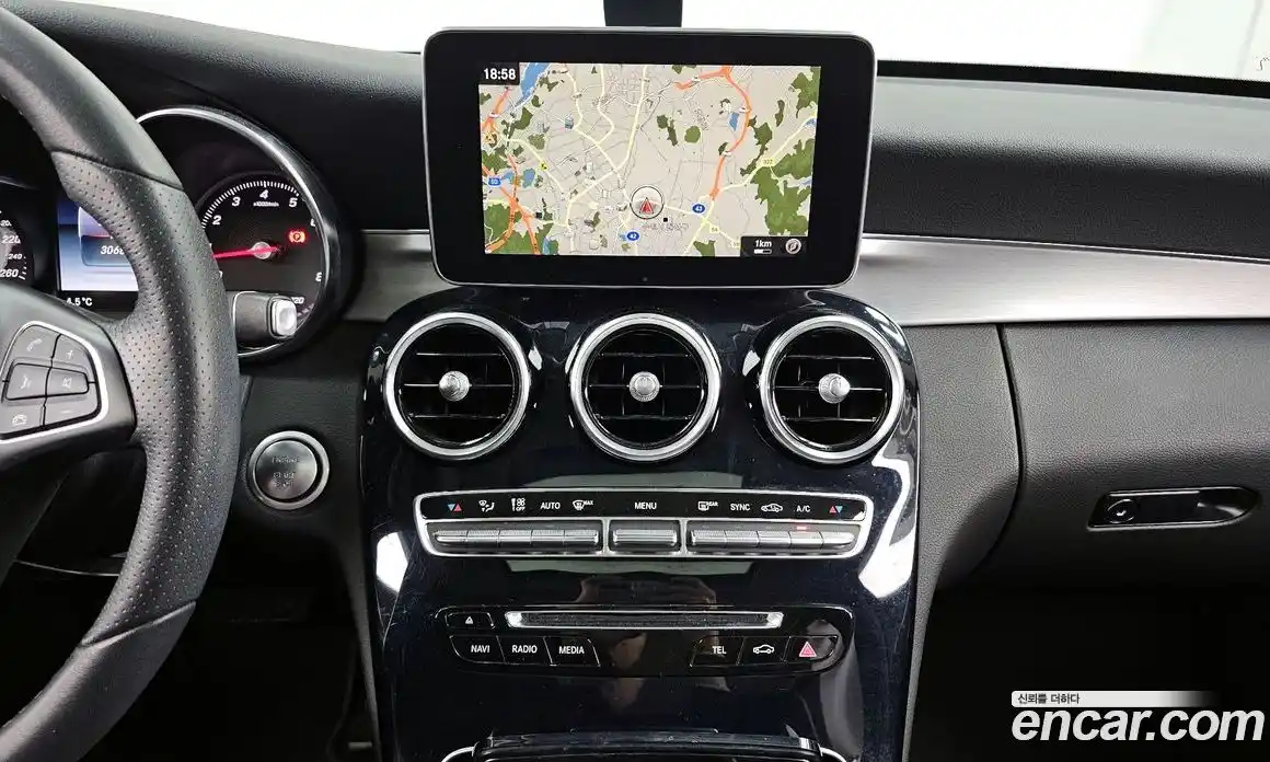 Mercedes-Benz C-Class 2018 2.0 Автомат в Москве № 178990, фото 4