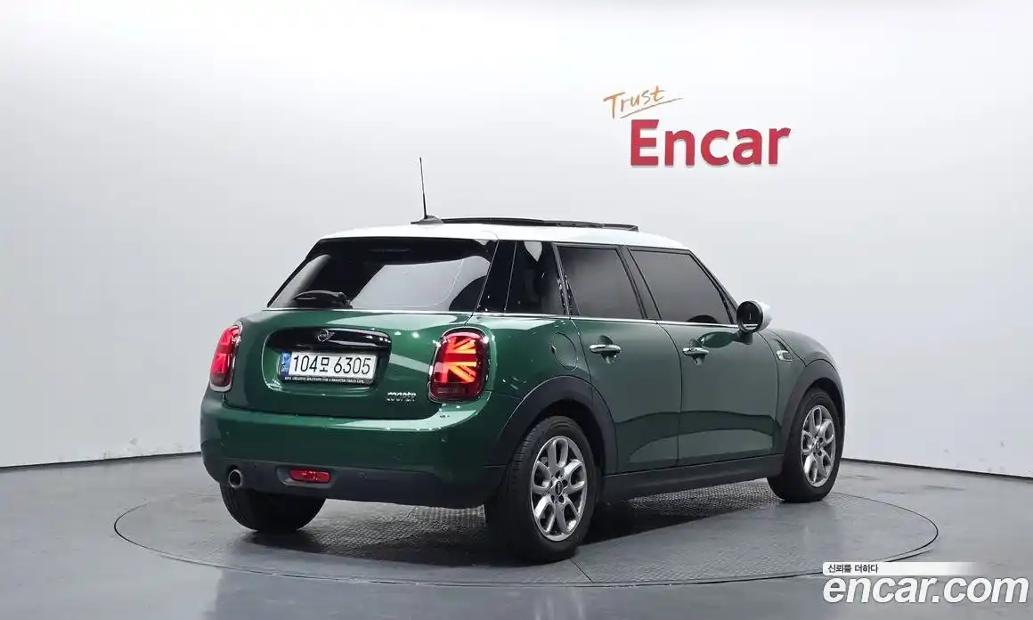 Mini Cooper 2021 1.5 Автомат в Москве № 185900, фото 15