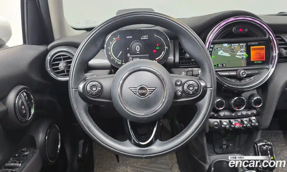 Mini Cooper 2021 1.5 Автомат в Москве № 185900, фото 17