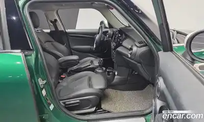 Mini Cooper 2021 1.5 Автомат в Москве № 185900, миниатюра 2