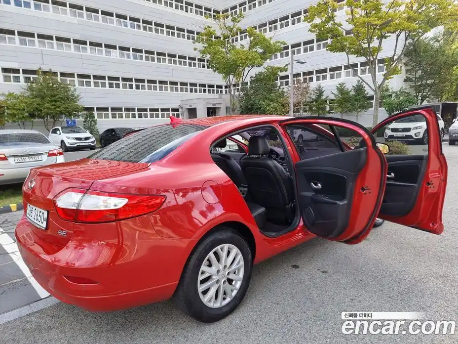 Renault SM3 2013 1.6 Автомат в Москве № 186394, фото 17