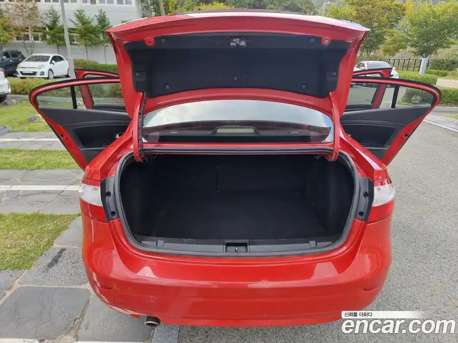 Renault SM3 2013 1.6 Автомат в Москве № 186394, фото 19