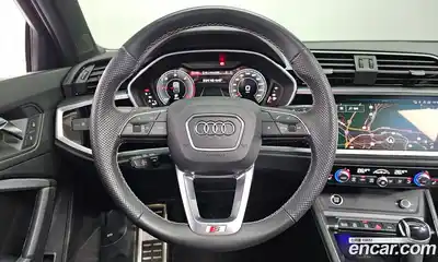 Audi Q3 2023 2.0 Автомат в Москве № 192376, миниатюра 2