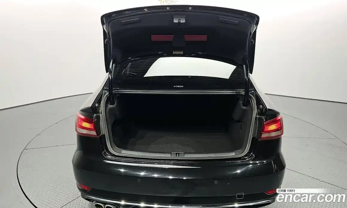 Audi A3 2018 2.0 Автомат в Москве № 195719, фото 10