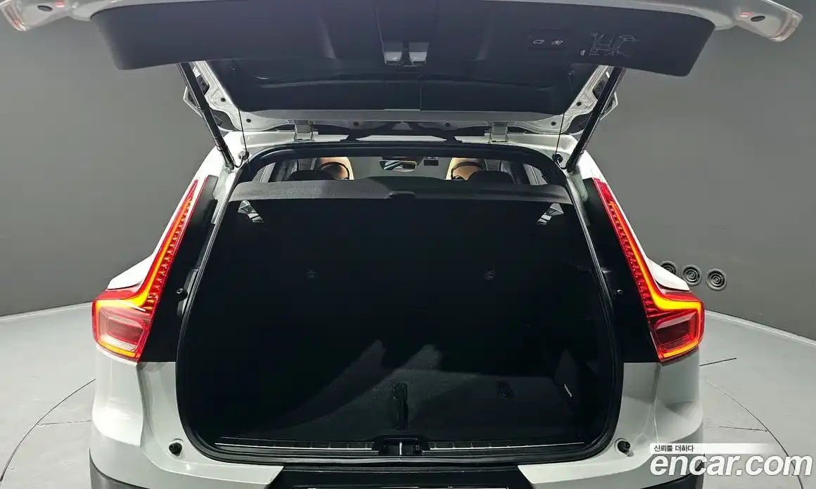 Volvo XC40 2020 2.0 Автомат в Москве № 197022, фото 20